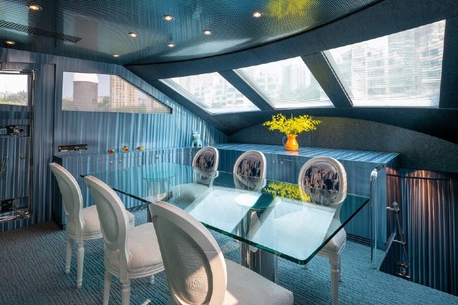 victorious yacht dining room